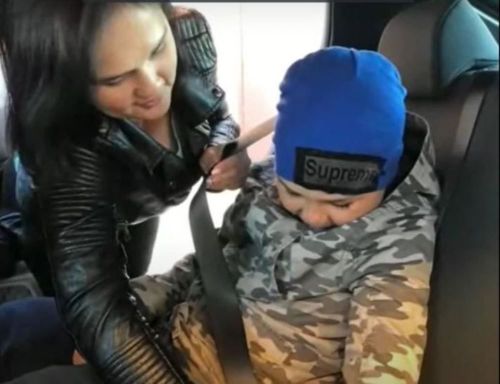 Безопасность детей: Таксистов могут обязать иметь детские кресла в автомобилях