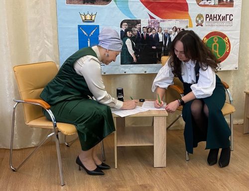 Пелевская школа Лаишевского района и татарская гимназия Саратова подписали соглашение о сотрудничестве