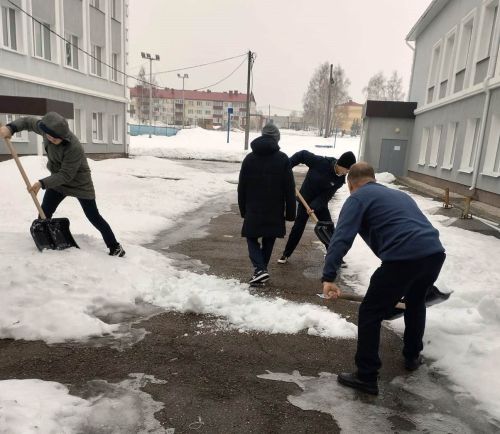 Ширится число организаций, вышедших уже сегодня на субботник