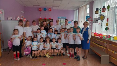 Никольский балалар бакчасында балалар әти-әниләренә юл йөрү кагыйдәләрен искә төшерергә булышканнар