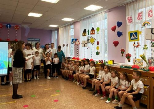 Никольский балалар бакчасында балалар әти-әниләренә юл йөрү кагыйдәләрен искә төшерергә булышканнар