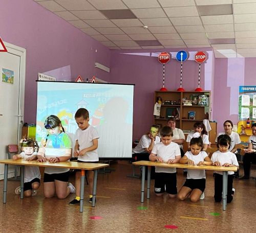 Никольский балалар бакчасында балалар әти-әниләренә юл йөрү кагыйдәләрен искә төшерергә булышканнар