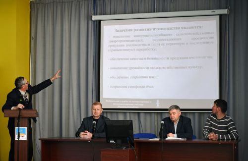 В Лаишево совещались руководители сельхозформирований и пчеловоды района
