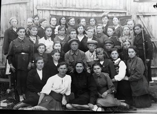 Кто на этой фотографии? Читатели называют имена и фамилии