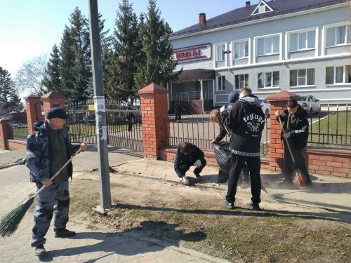 Юные герои чистого города