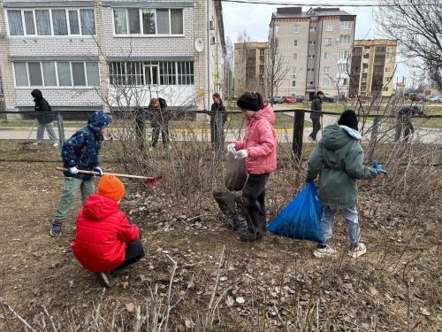 Жители Лаишевского района сообща наводят порядок в ходе субботника