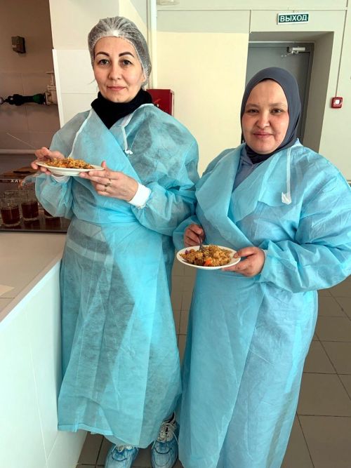 Родители следят за качеством питания в школьной столовой
