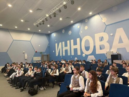 Лицеистов Лаишевского района учат распознавать угрозу от беспилотников
