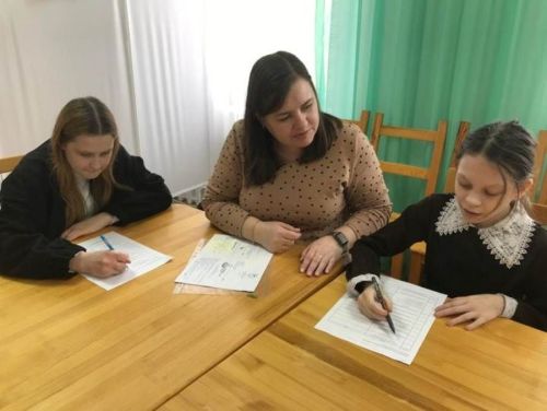 Лаеш муниципаль районында «Алтын көз» халыкка социаль хезмәт күрсәтү комплекслы үзәге белгечләре яшүсмерләргә һөнәри юнәлеш бирү буенча мөһим эшне дәвам итәләр