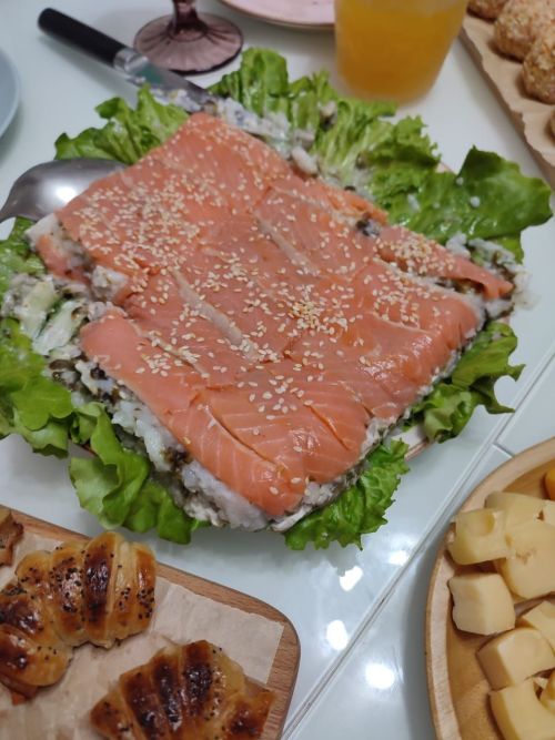 Приготовим что-нибудь вкусненькое? Салат — ролл!