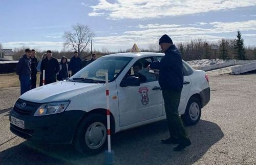 Лаешта «Автомногоборье»: яшьләр арасында кем иң яхшы машина йөртүче булды?