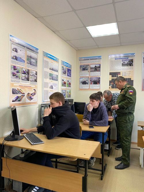 Лаешта «Автомногоборье»: яшьләр арасында кем иң яхшы машина йөртүче булды?