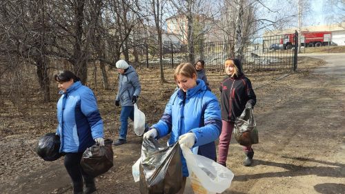 Хорошие работники все на субботнике