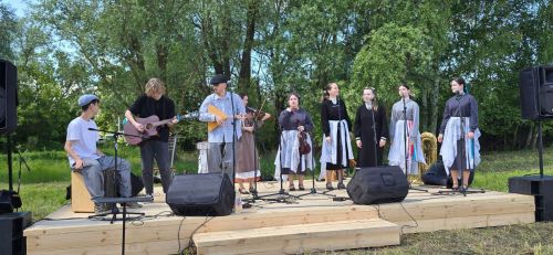 Хороводная поляна на Каравоне собирает гостей Лаишевского района