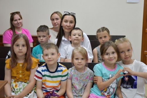 Наградили участников детского конкурса рисунков