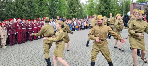 Лаишевцы возложили цветы к Вечному огню в парке Победы