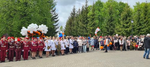 Лаишевцы возложили цветы к Вечному огню в парке Победы