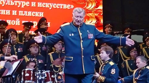 Академический ансамбль песни и пляски войск национальной гвардии РФ выступил перед зрителями в Лаишево