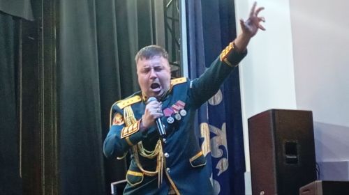Академический ансамбль песни и пляски войск национальной гвардии РФ выступил перед зрителями в Лаишево