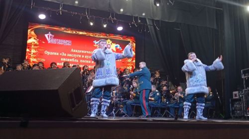 Академический ансамбль песни и пляски войск национальной гвардии РФ выступил перед зрителями в Лаишево