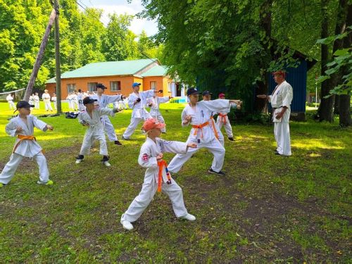 Болгарские каратисты провели совместную тренировку с лаишевскими спортсменами