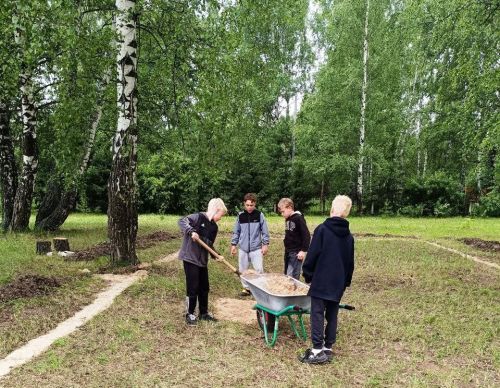 Лето в действии: школьники из д. Орёл создали волейбольный уголок для всей деревни!