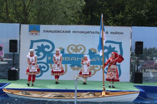 Подворье Лаишевского района на Сабантуе посетил Раис РТ Рустам Минниханов