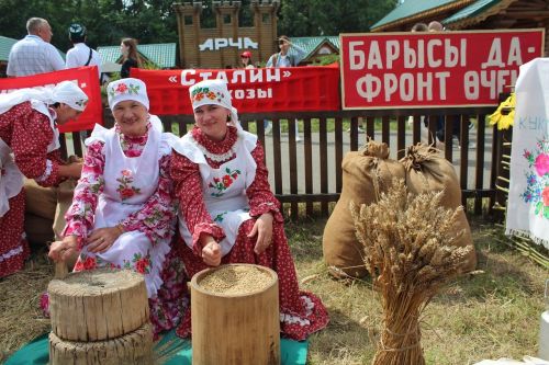 Подворье Лаишевского района на Сабантуе посетил Раис РТ Рустам Минниханов