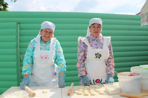 Подворье Лаишевского района на Сабантуе посетил Раис РТ Рустам Минниханов