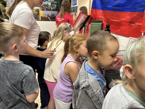 Воспитанники детского сада «Березка» Лаишевского района совершили увлекательную экскурсию в музей боевой Славы.