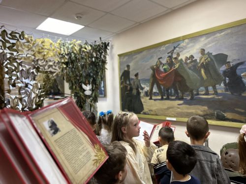 Воспитанники детского сада «Березка» Лаишевского района совершили увлекательную экскурсию в музей боевой Славы.