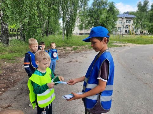«Подорожники» һәм китапханә балаларны юл йөрү кагыйдәләренә өйрәтә