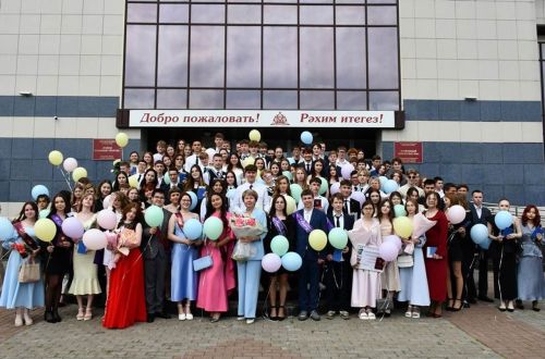 Лаеш районы мәктәпләрен тәмамлаучыларга аттестатлар тапшырылды