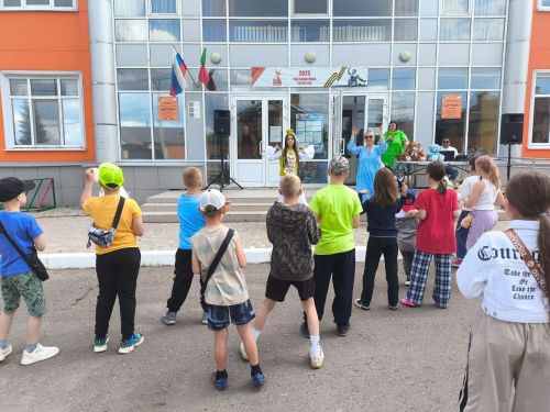Шурале, Су Анасы и другие герои сказок пришли в гости к детям Лаишевского района