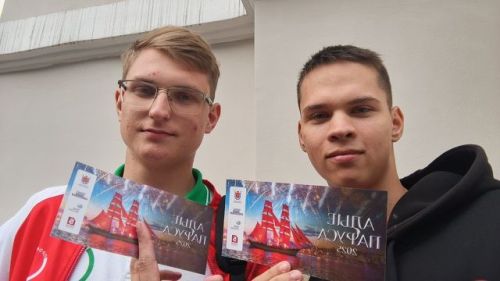 Студенты ЛТЭТ — победители финала чемпионата «Профессионалы» посетили праздник «Алые паруса»