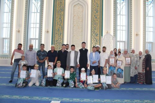 В Лаишеве наградили детей, которые посещали курсы в Соборной мечети «Зайнаб»