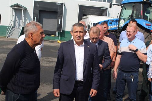 Раис РТ Рустам Минниханов встретился с аграриями Лаишевского района