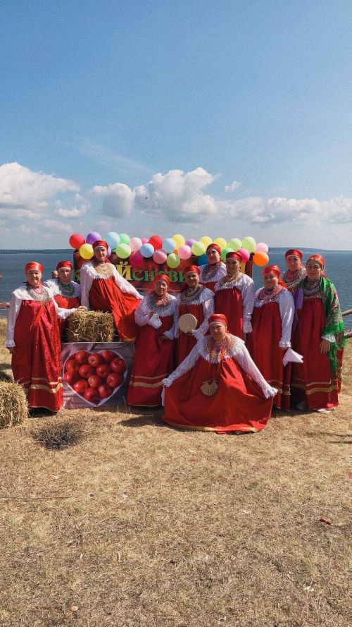 «Каравон» наполнил Яблочный спас волшебством народной музыки