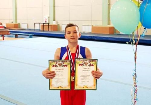 Знакомьтесь: юный гимнаст Глеб Раимов