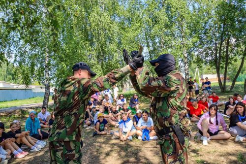 Сотрудники Росгвардии провели в Лаишеве мастер-класс по рукопашному бою