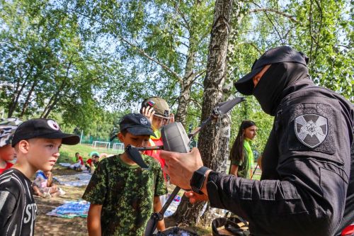 Сотрудники Росгвардии провели в Лаишеве мастер-класс по рукопашному бою