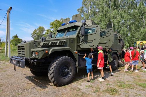 Сотрудники Росгвардии провели в Лаишеве мастер-класс по рукопашному бою