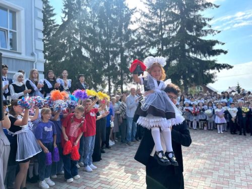В Лаишевской школе №2 встретили День знаний