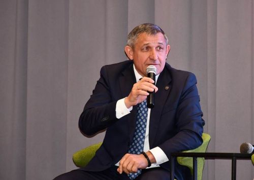 «Бердәм Россия» партиясенең күчмә утырышы Габишев авылының яңа мәдәният йортында узды
