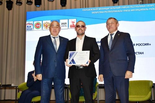 «Бердәм Россия» партиясенең күчмә утырышы Габишев авылының яңа мәдәният йортында узды