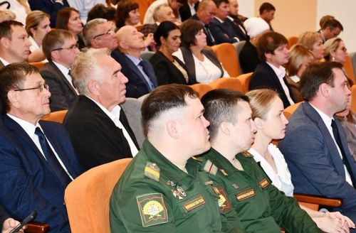 «Бердәм Россия» партиясенең күчмә утырышы Габишев авылының яңа мәдәният йортында узды