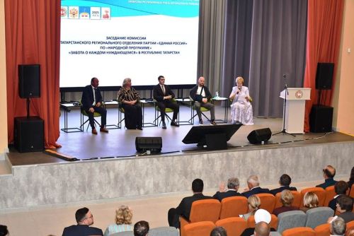 «Бердәм Россия» партиясенең күчмә утырышы Габишев авылының яңа мәдәният йортында узды