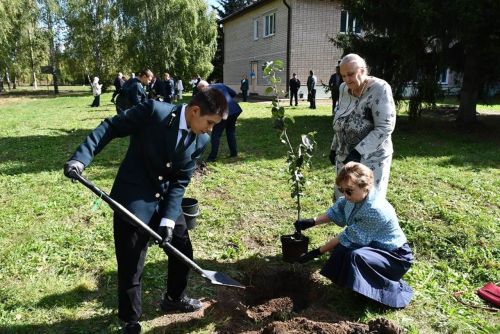 Никольский гимназиясе Лев Толстой исемен алды