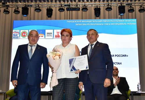 «Бердәм Россия» партиясенең күчмә утырышы Габишев авылының яңа мәдәният йортында узды