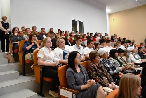 «Бердәм Россия» партиясенең күчмә утырышы Габишев авылының яңа мәдәният йортында узды